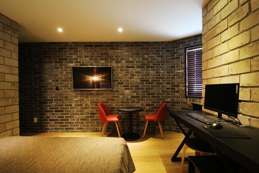 17Th Hotel Yeonje Екстериор снимка