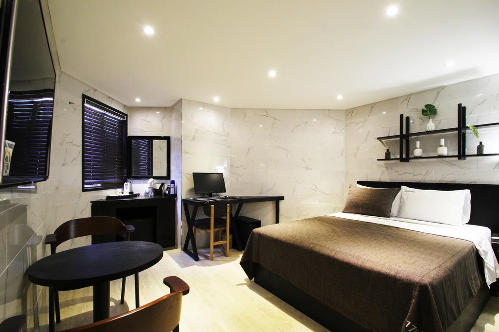 17Th Hotel Yeonje Екстериор снимка