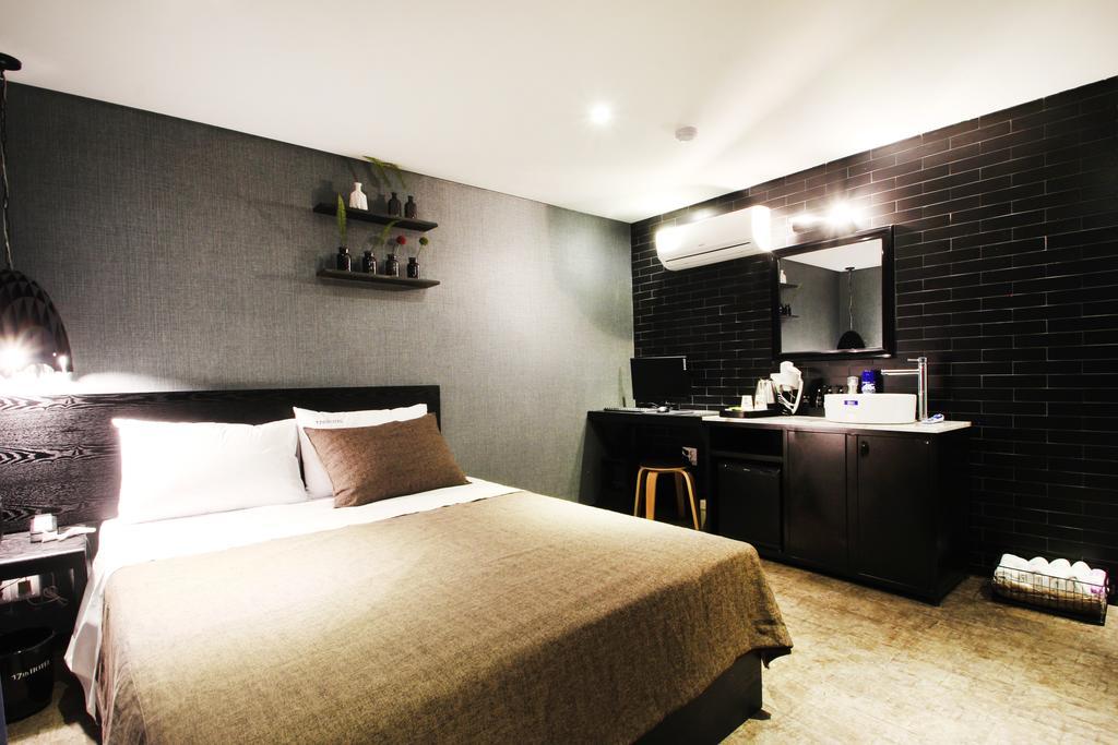17Th Hotel Yeonje Екстериор снимка
