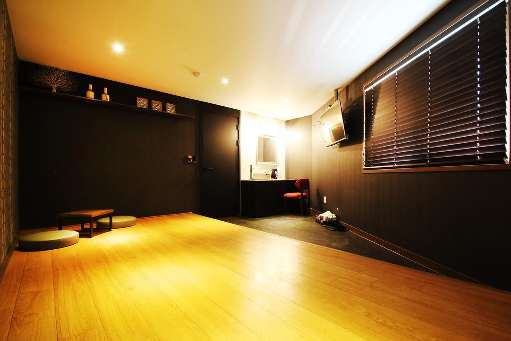 17Th Hotel Yeonje Екстериор снимка