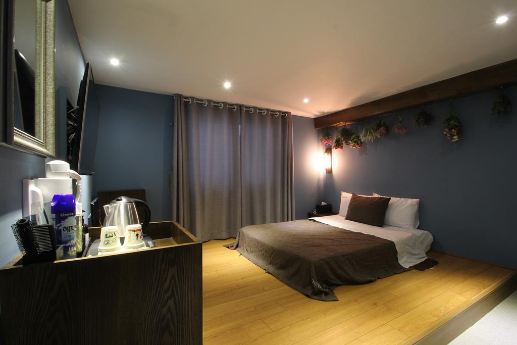 17Th Hotel Yeonje Екстериор снимка