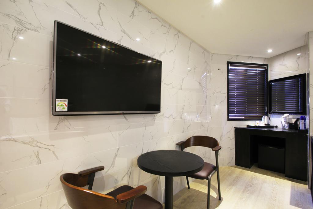 17Th Hotel Yeonje Екстериор снимка
