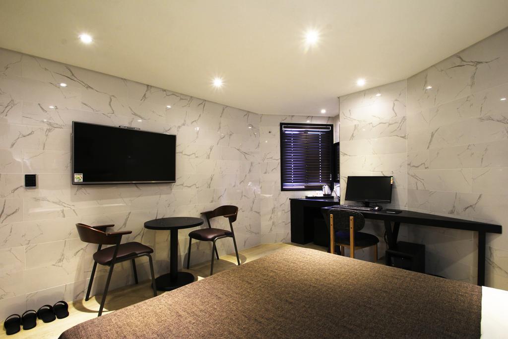 17Th Hotel Yeonje Екстериор снимка