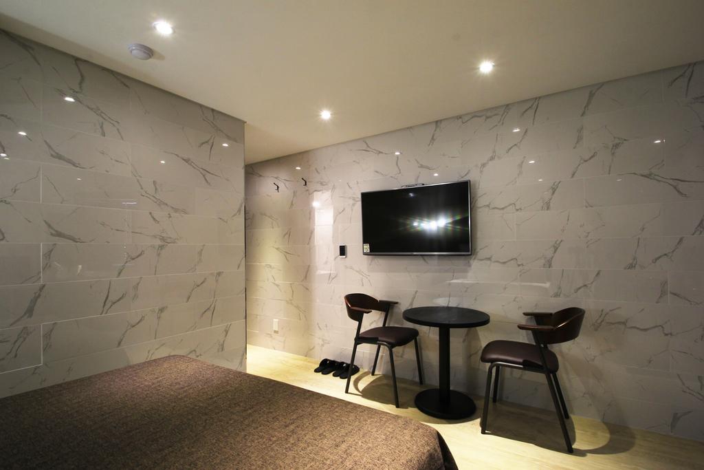 17Th Hotel Yeonje Екстериор снимка