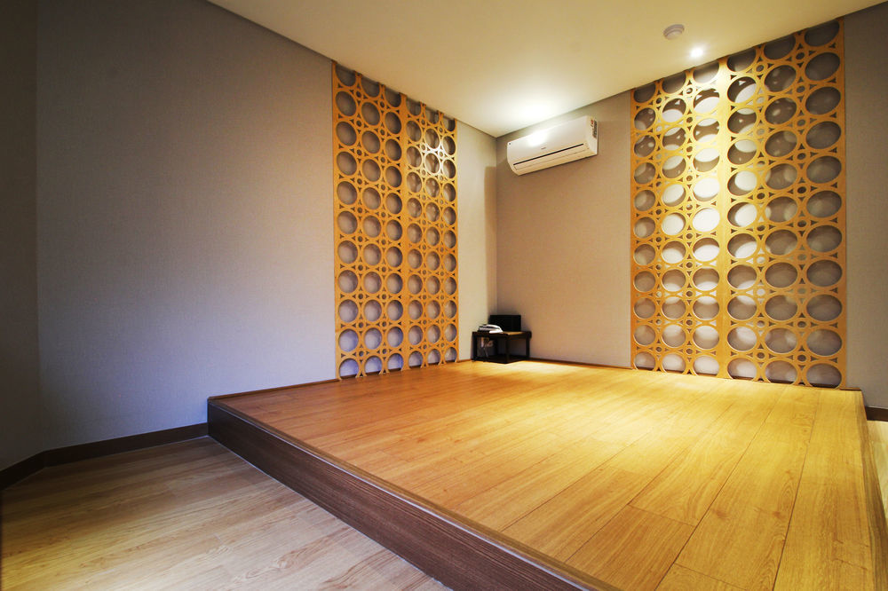 17Th Hotel Yeonje Екстериор снимка