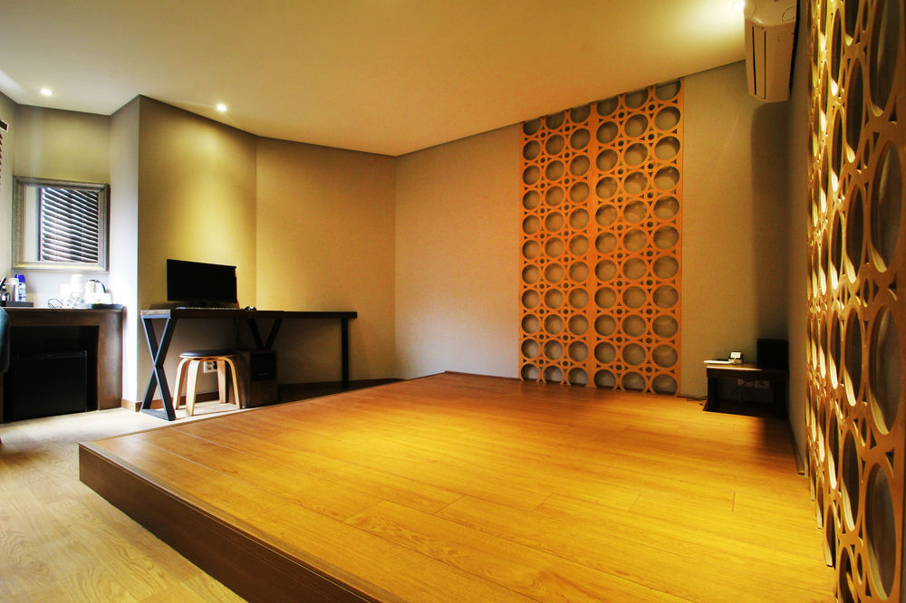 17Th Hotel Yeonje Екстериор снимка