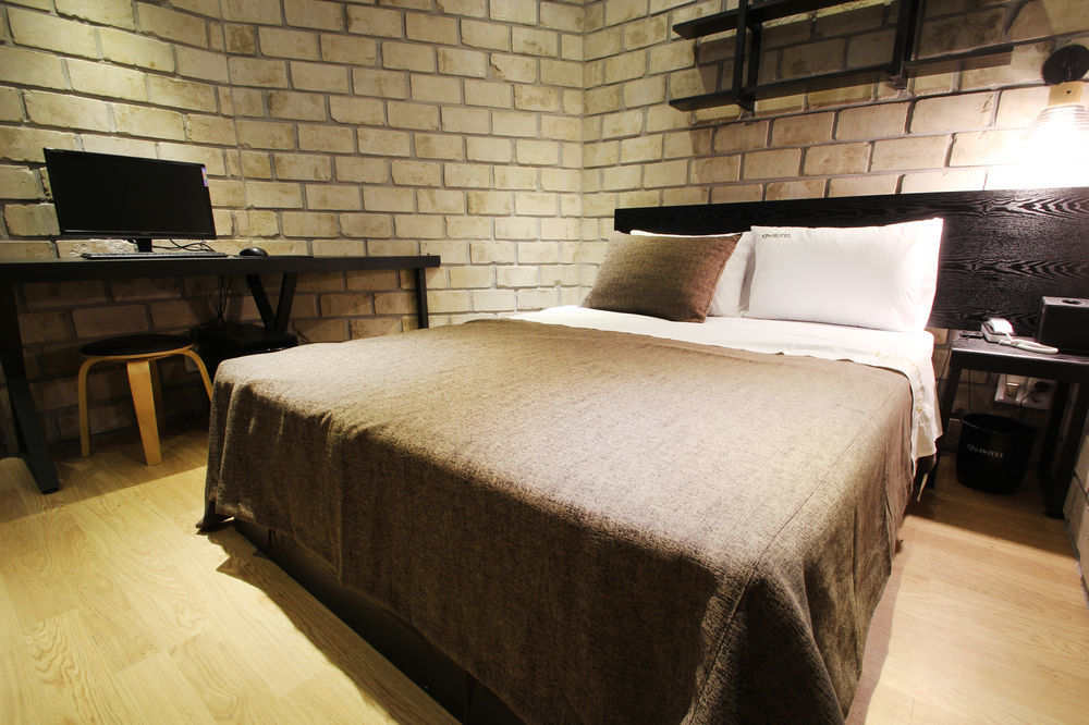 17Th Hotel Yeonje Екстериор снимка