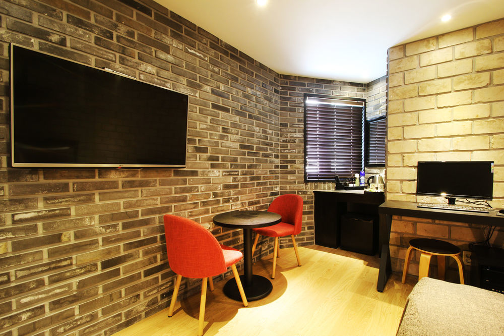 17Th Hotel Yeonje Екстериор снимка